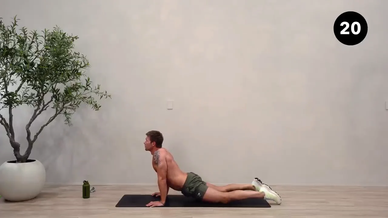 Dan the HIIT Man demonstrating cobra stretch.